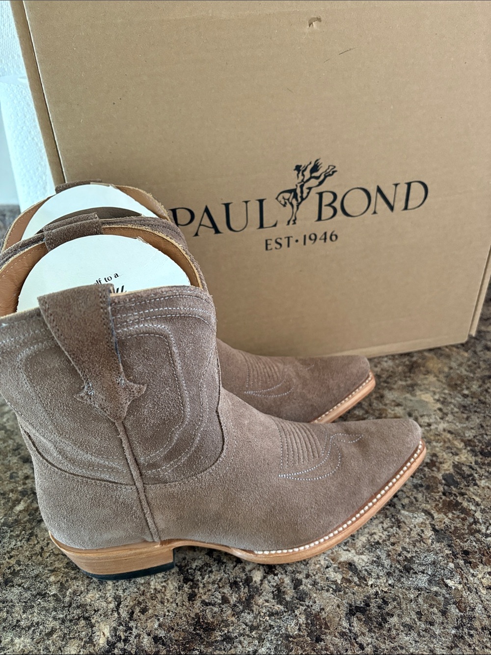 Like new Paul Bond suede shorty dandy little boots